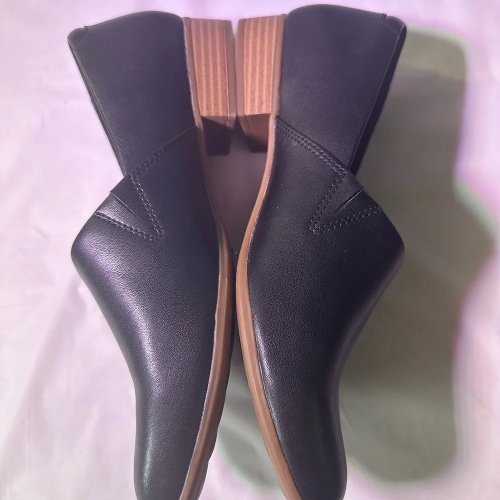 Clarks Women's Elegant Black Flats